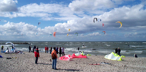 Viele Kites am Himmel